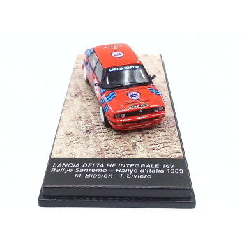 Lancia Delta HF Integrale 16V Rally Sanremo 1989 #1 Biasion - skala 1:64 - IXO/Centauria